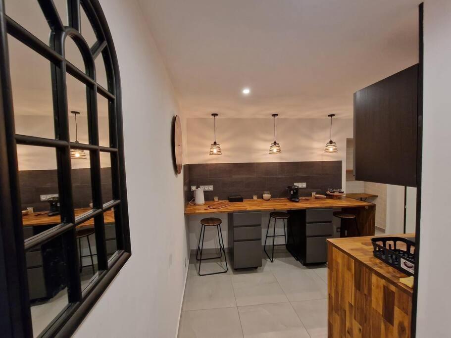 Apt Moderne En Plein Centre-Ville Saint-Claude Bagian luar foto
